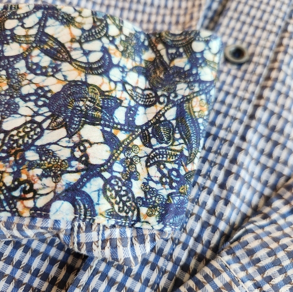 Robert Graham men's dress shirt. Dress like the Rock star you know you are! - Picture 6 of 7